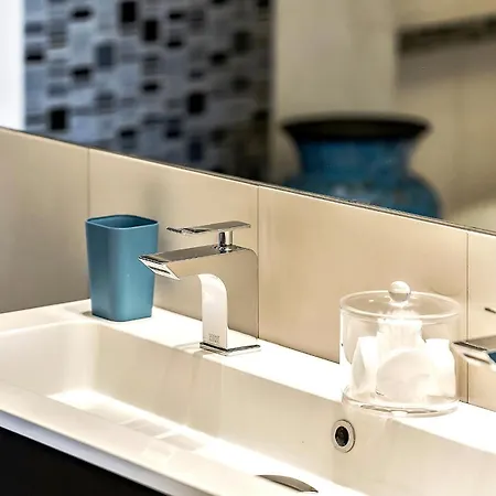 Ocean View & Heated Pool Apartmán